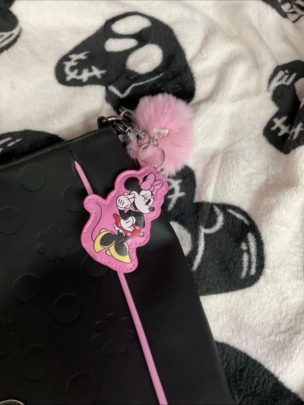 Disney Black Tote Bag with Pink Minnie Mouse Bow Accents - Picture 2 of 8